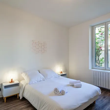 Be My - La Boheme Apartment